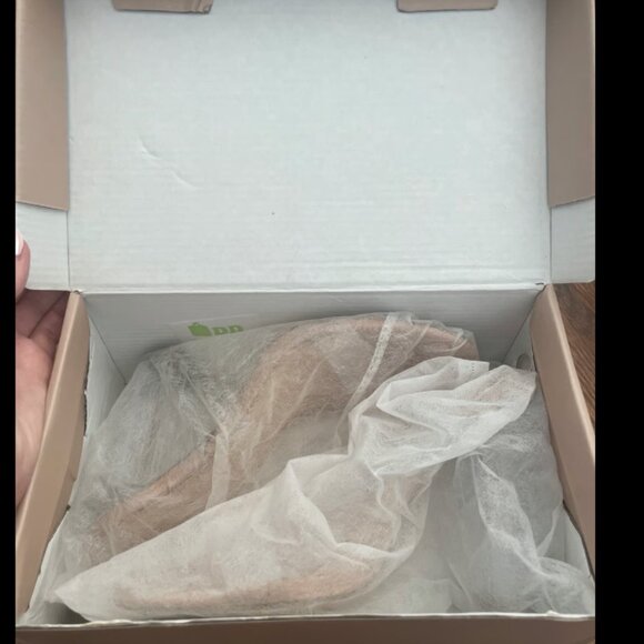 UWB Olivia Ferguson Clear/Nude Strap Heels Size 6.5 - Picture 7 of 9